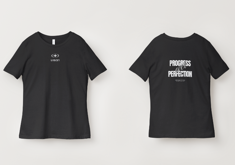 T-shirt noir NOVRA présenté de face et de dos, avec logo VISION à l’avant et inscription Progress Over Perfection au dos, style streetwear.